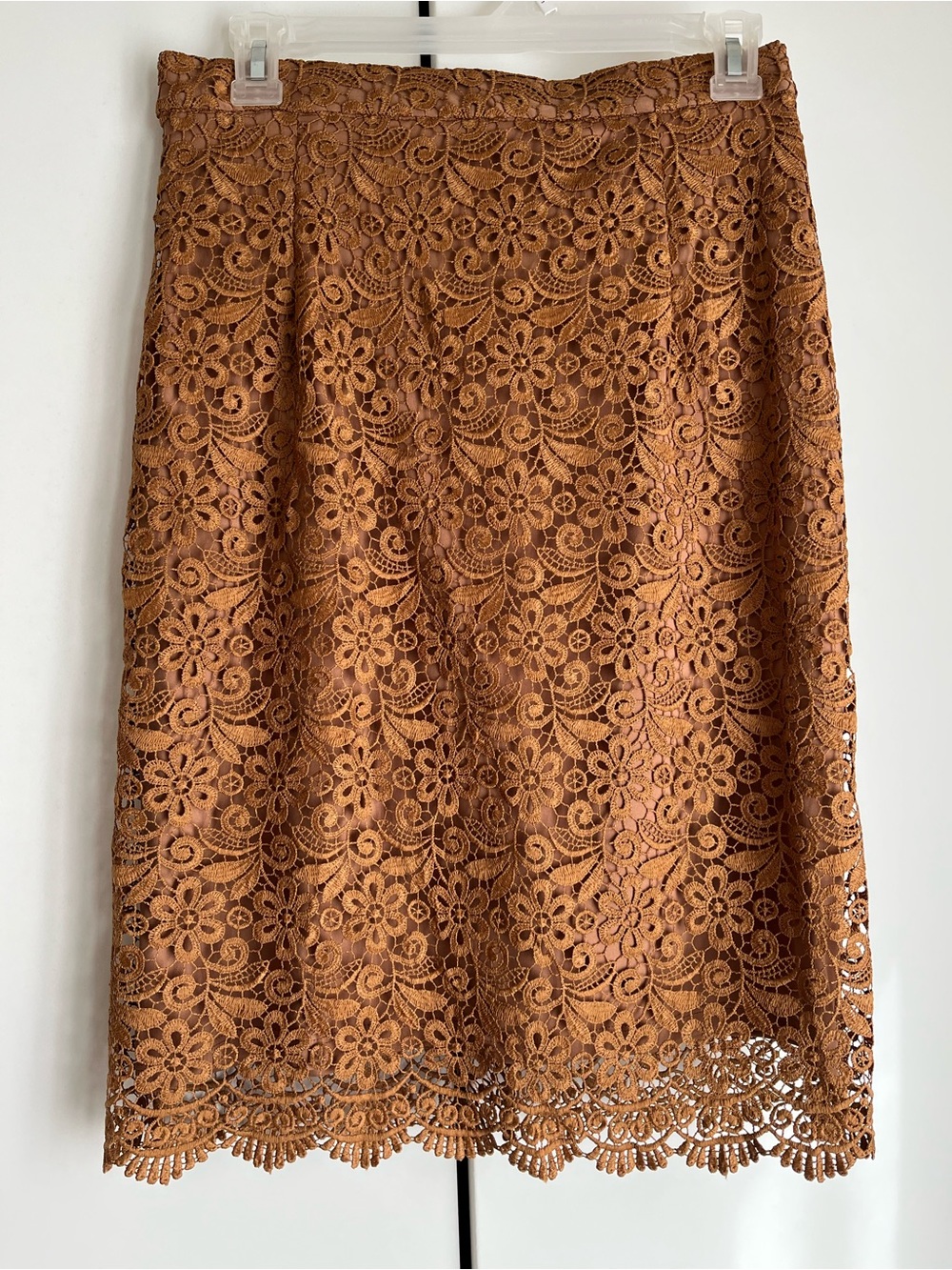 Uniqlo Rust Brown Floral Lace Scalloped Hem Pencil Skirt, size M, EUC